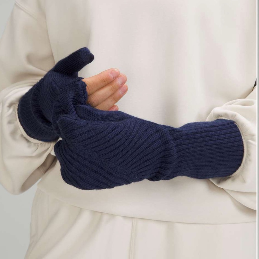 Lululemon Twist Knit Mittens